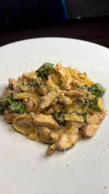 Hanover Street Pasta. Come and try it for yourself Only At Amalfi. 

#amalfiknox #knoxvilletn #knoxvillefood #italianfood #pasta